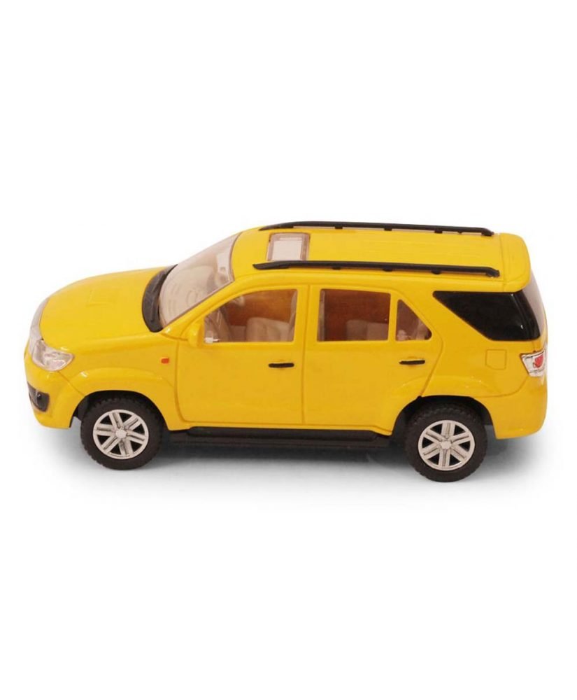 Centy_Pullback_Fortune_Car_-_Yellow_003-scaled-1.jpg