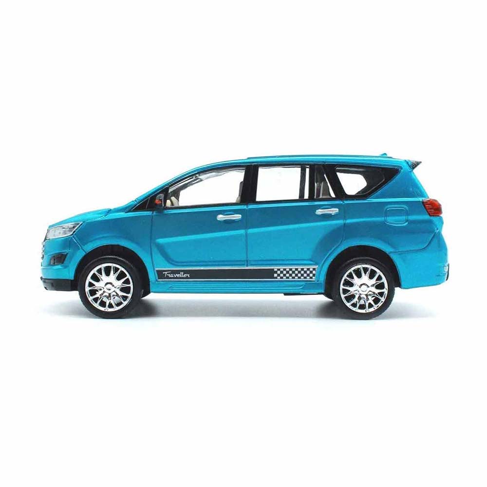 centy-Cristiano-Innova-blue_003.jpg